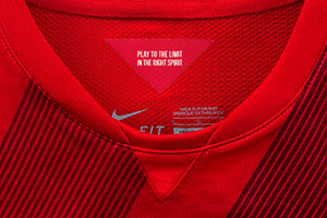浦和レッズ　ユニフォーム　2015 ユニフォーム2015モデル発表 | URAWA RED DIAMONDS OFFICIAL WEBSITE